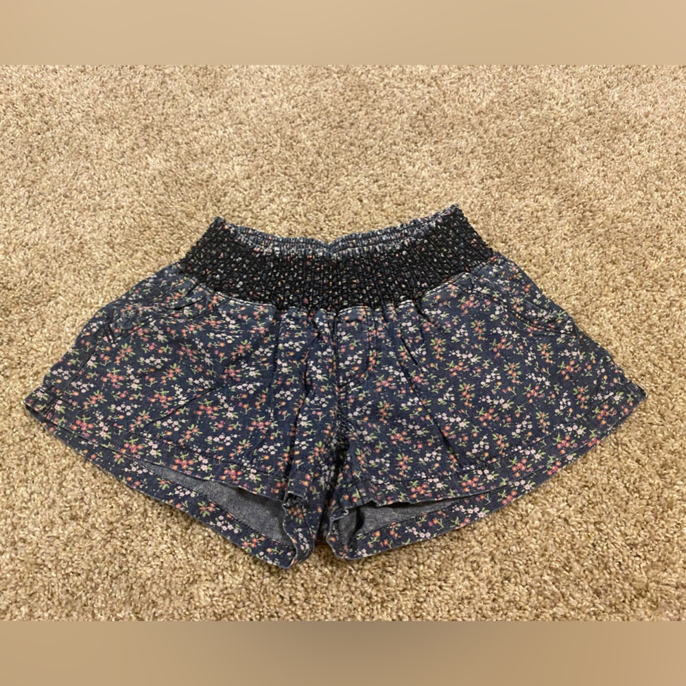 Rewash- dark blue floral shorts